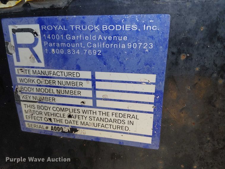 image for item EC1318 2004 Chevrolet Silverado 3500 flatbed pickup truck