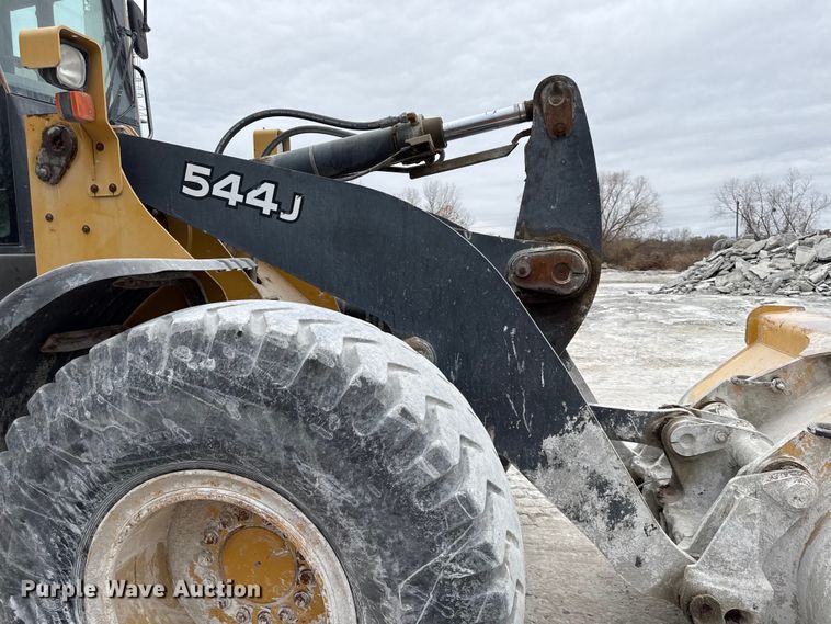 image for item EC4471 2005 John Deere 544J wheel loader