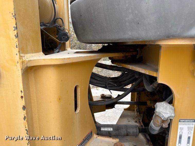 image for item EC4471 2005 John Deere 544J wheel loader