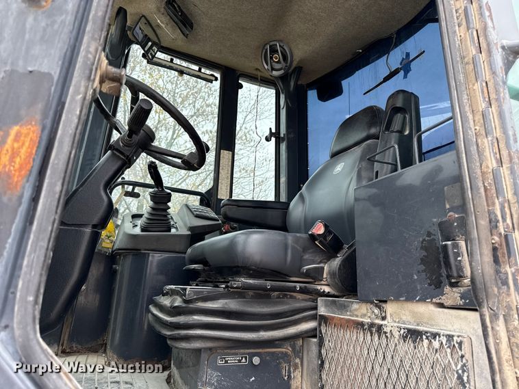 image for item EC4471 2005 John Deere 544J wheel loader