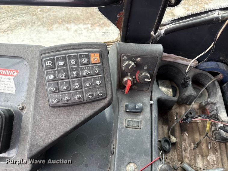 image for item EC4471 2005 John Deere 544J wheel loader