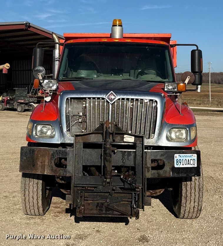 image for item EC4474 2005 International 7500 dump truck