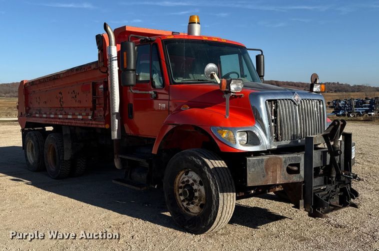 image for item EC4474 2005 International 7500 dump truck