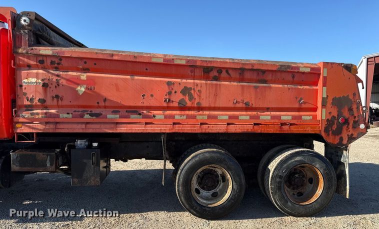 image for item EC4474 2005 International 7500 dump truck