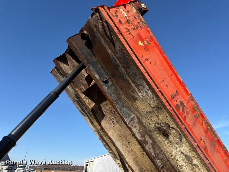 image for item EC4474 2005 International 7500 dump truck