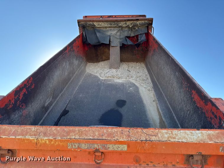 image for item EC4474 2005 International 7500 dump truck