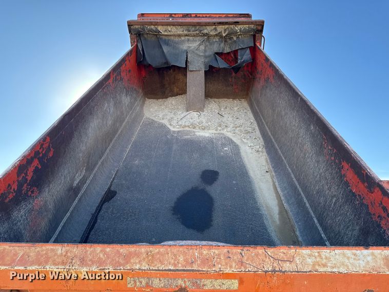 image for item EC4474 2005 International 7500 dump truck