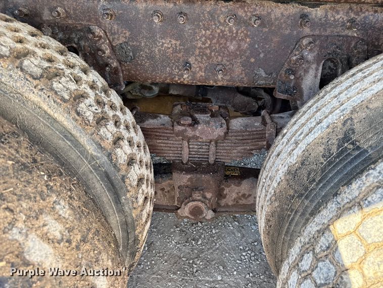 image for item EC4474 2005 International 7500 dump truck