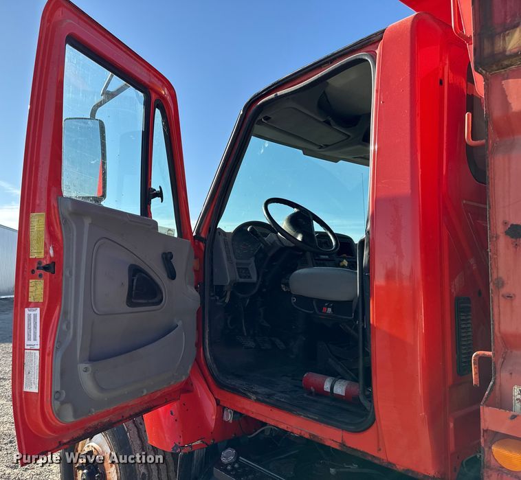 image for item EC4474 2005 International 7500 dump truck