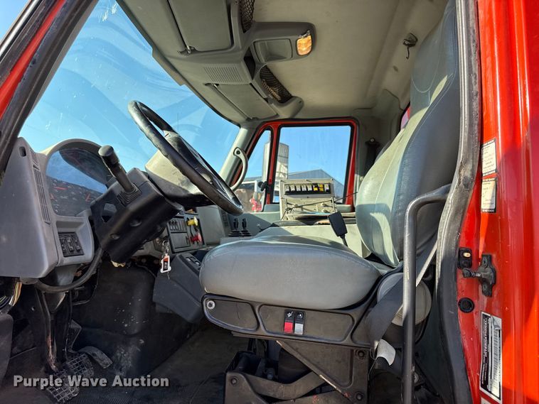 image for item EC4474 2005 International 7500 dump truck