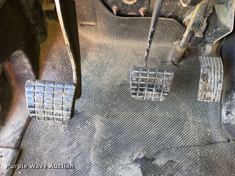 image for item EC4474 2005 International 7500 dump truck