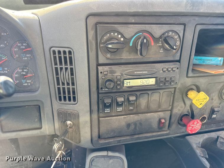 image for item EC4474 2005 International 7500 dump truck