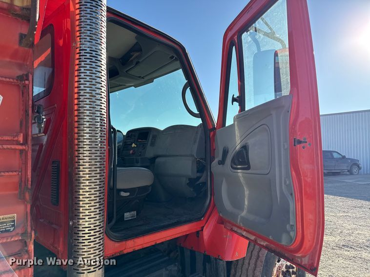 image for item EC4474 2005 International 7500 dump truck