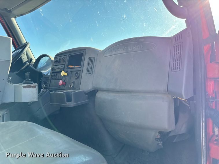 image for item EC4474 2005 International 7500 dump truck