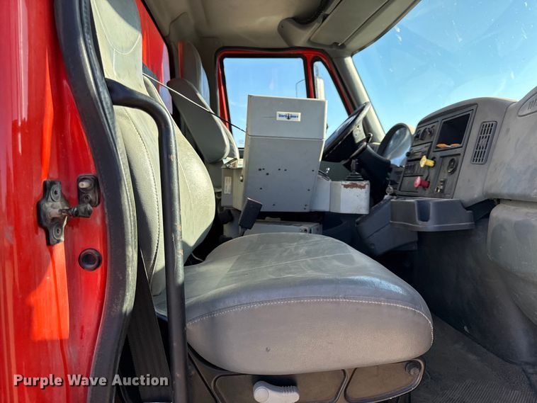 image for item EC4474 2005 International 7500 dump truck