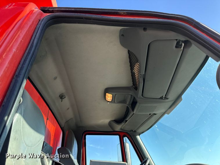 image for item EC4474 2005 International 7500 dump truck