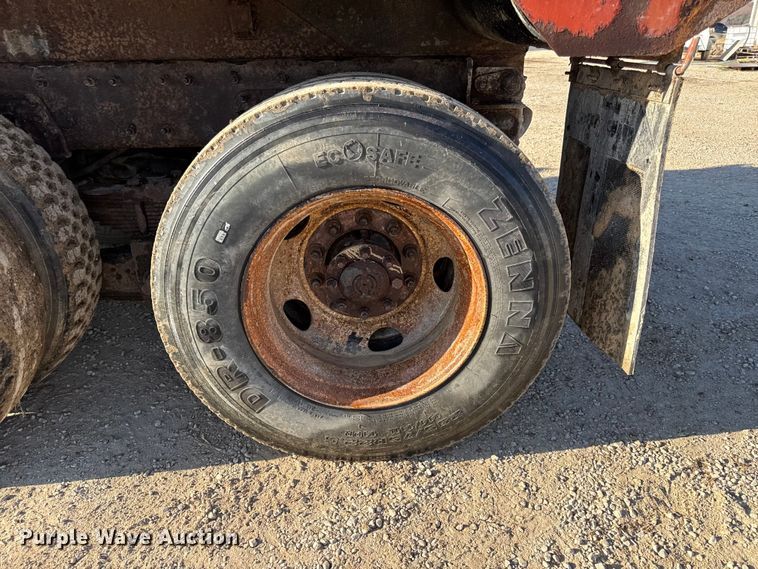 image for item EC4474 2005 International 7500 dump truck