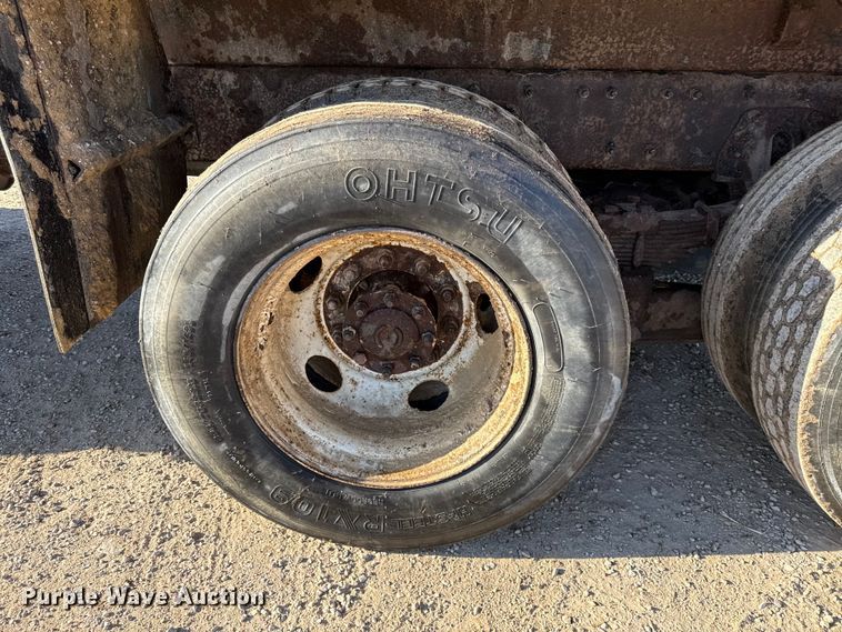 image for item EC4474 2005 International 7500 dump truck