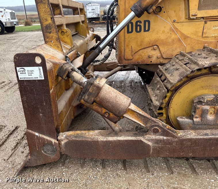 image for item EC4487 Caterpillar D6D dozer