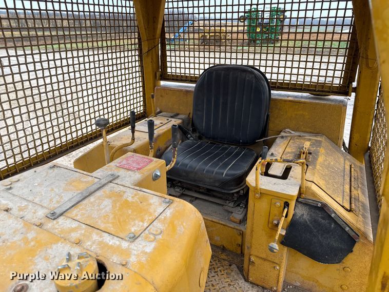 image for item EC4487 Caterpillar D6D dozer