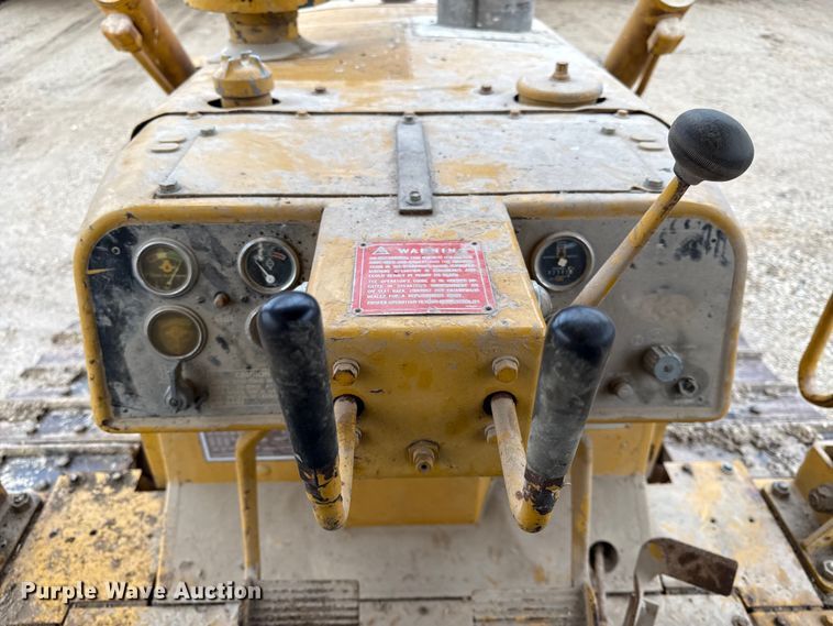image for item EC4487 Caterpillar D6D dozer