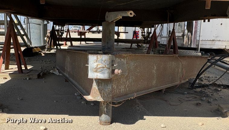 image for item EC8068 2004 UD Module Office mobile office trailer