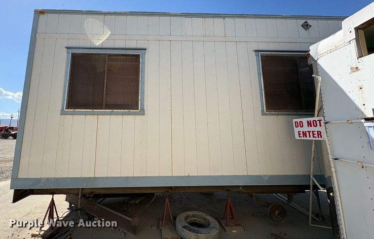 image for item EC8068 2004 UD Module Office mobile office trailer