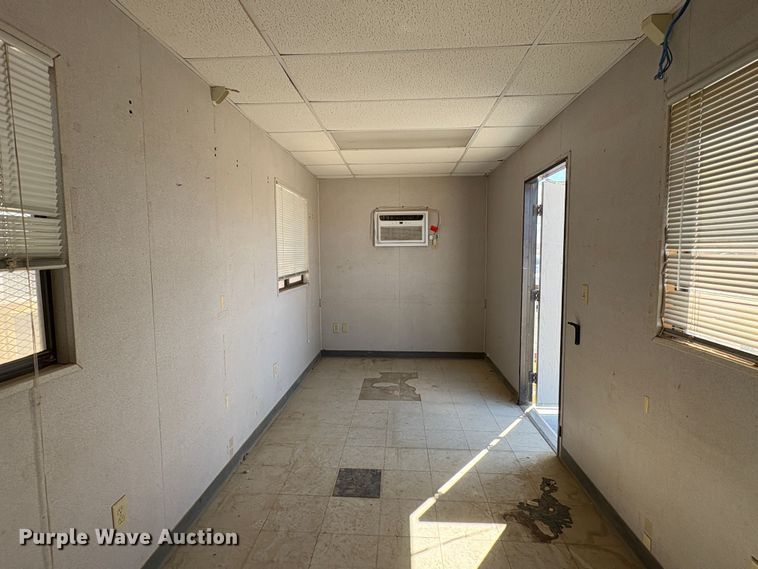 image for item EC8068 2004 UD Module Office mobile office trailer