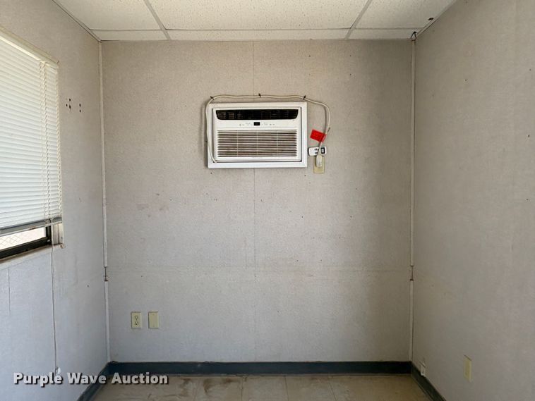 image for item EC8068 2004 UD Module Office mobile office trailer