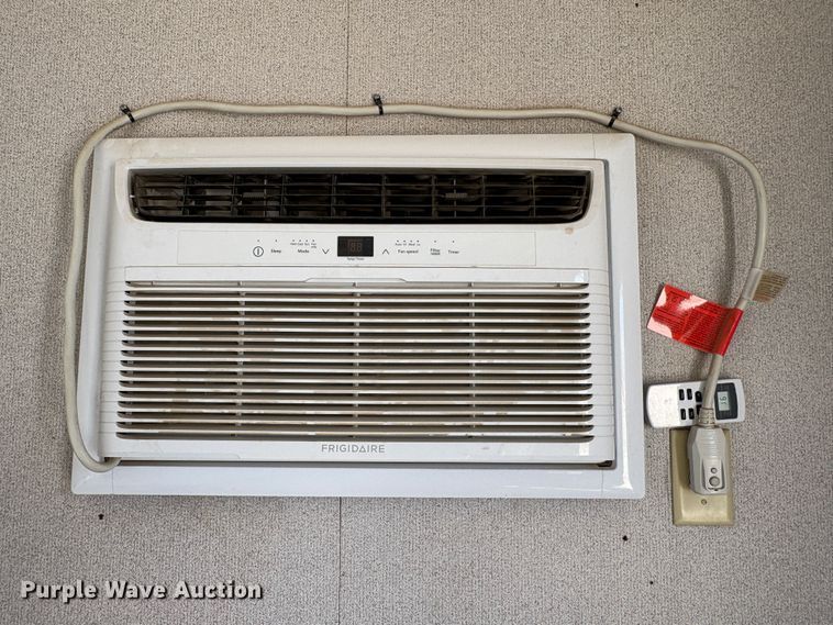 image for item EC8068 2004 UD Module Office mobile office trailer