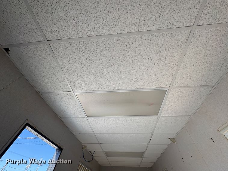 image for item EC8068 2004 UD Module Office mobile office trailer