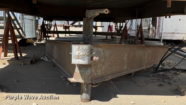 image for item EC8068 2004 UD Module Office mobile office trailer