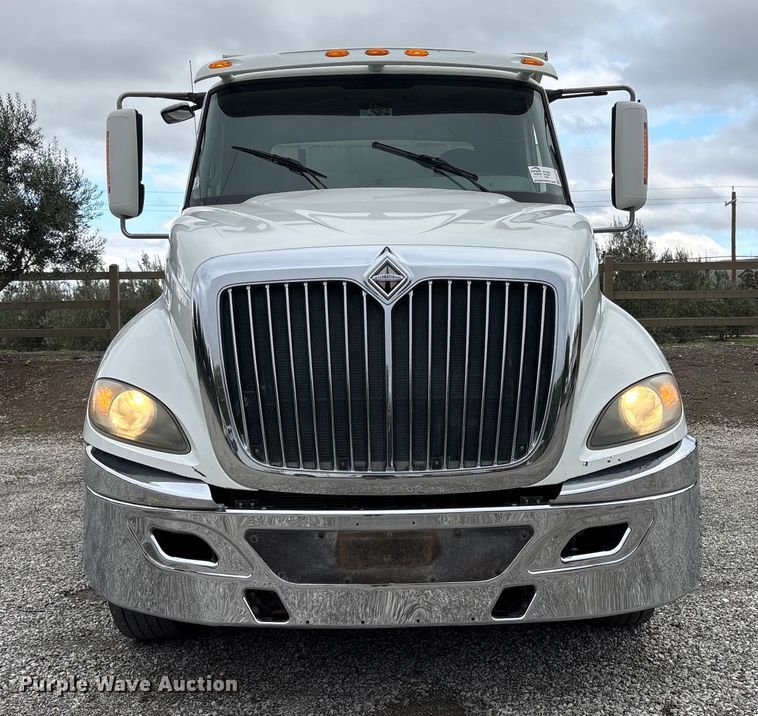 image for item EC8140 2009 International LF627 dump truck