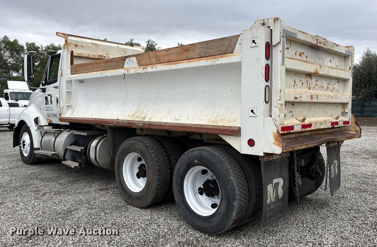 image for item EC8140 2009 International LF627 dump truck