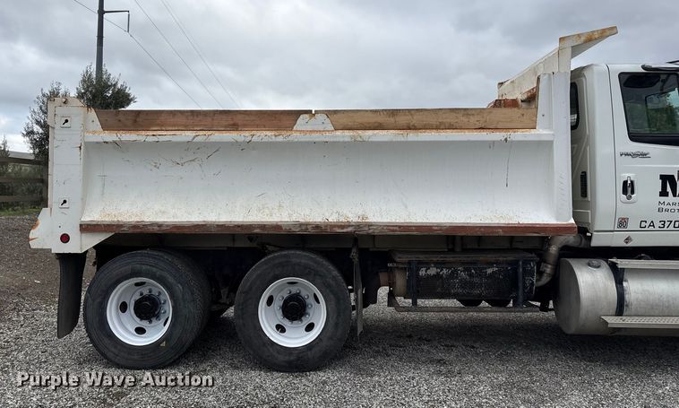 image for item EC8140 2009 International LF627 dump truck