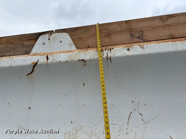 image for item EC8140 2009 International LF627 dump truck