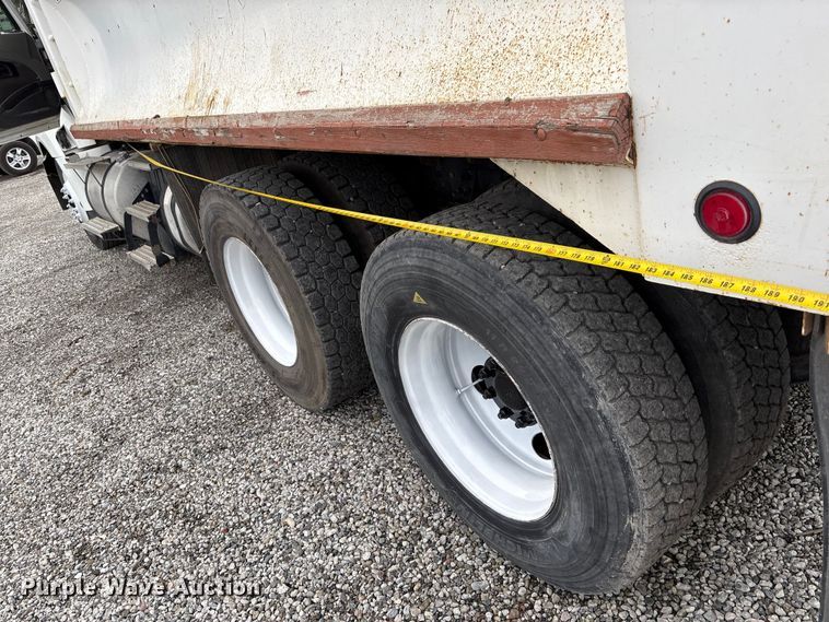 image for item EC8140 2009 International LF627 dump truck