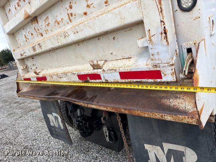 image for item EC8140 2009 International LF627 dump truck