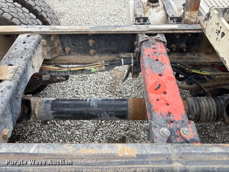 image for item EC8140 2009 International LF627 dump truck