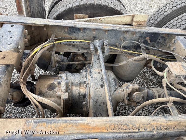 image for item EC8140 2009 International LF627 dump truck