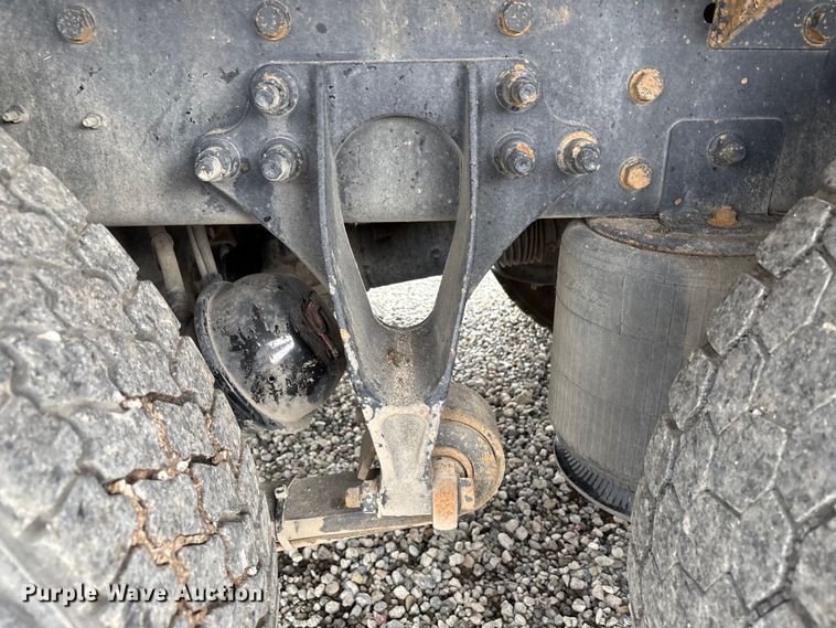 image for item EC8140 2009 International LF627 dump truck