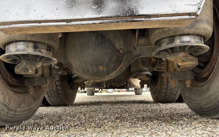 image for item EC8140 2009 International LF627 dump truck