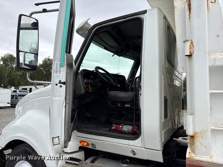 image for item EC8140 2009 International LF627 dump truck