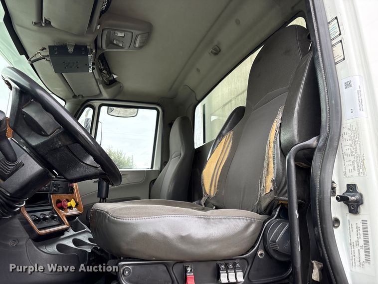 image for item EC8140 2009 International LF627 dump truck