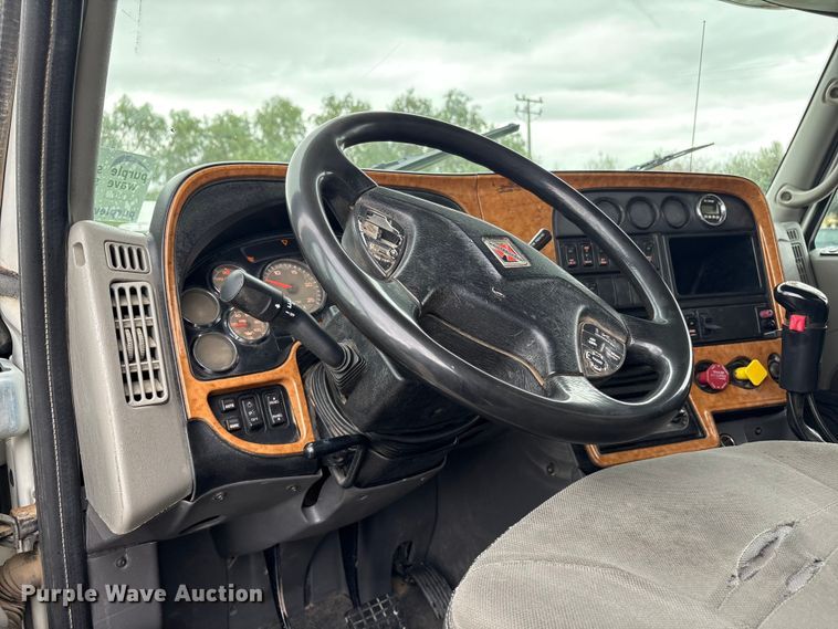 image for item EC8140 2009 International LF627 dump truck