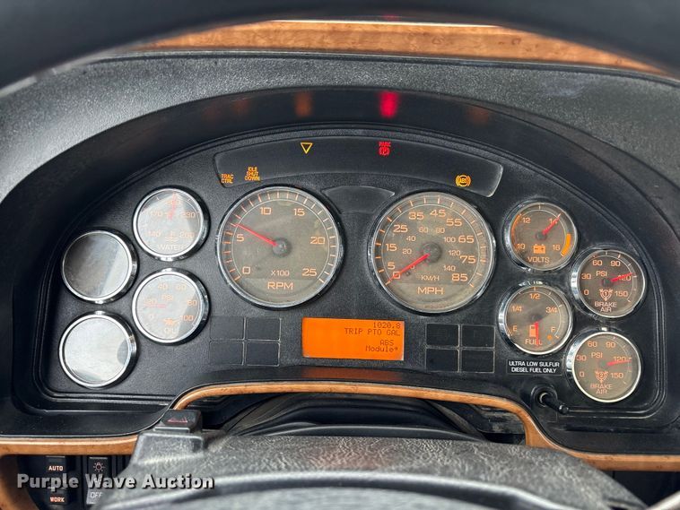 image for item EC8140 2009 International LF627 dump truck