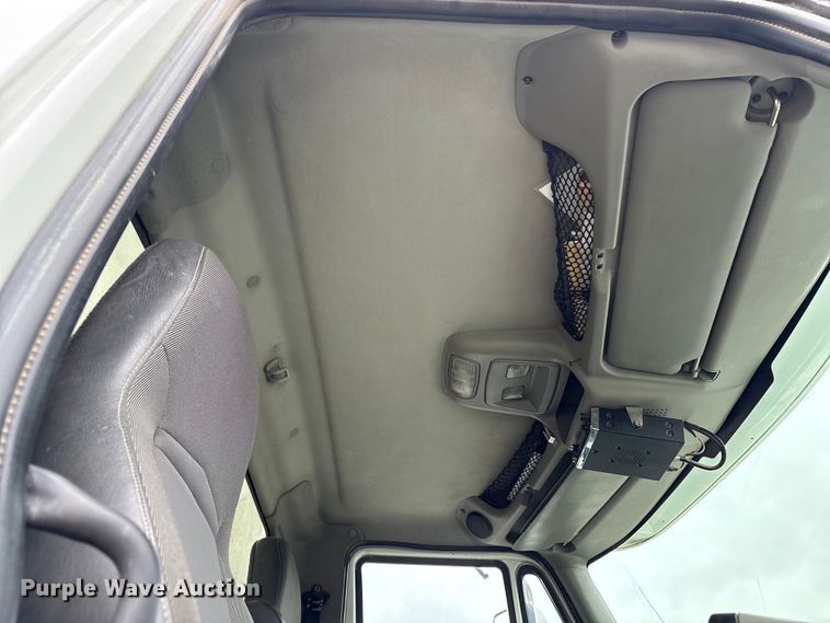 image for item EC8140 2009 International LF627 dump truck