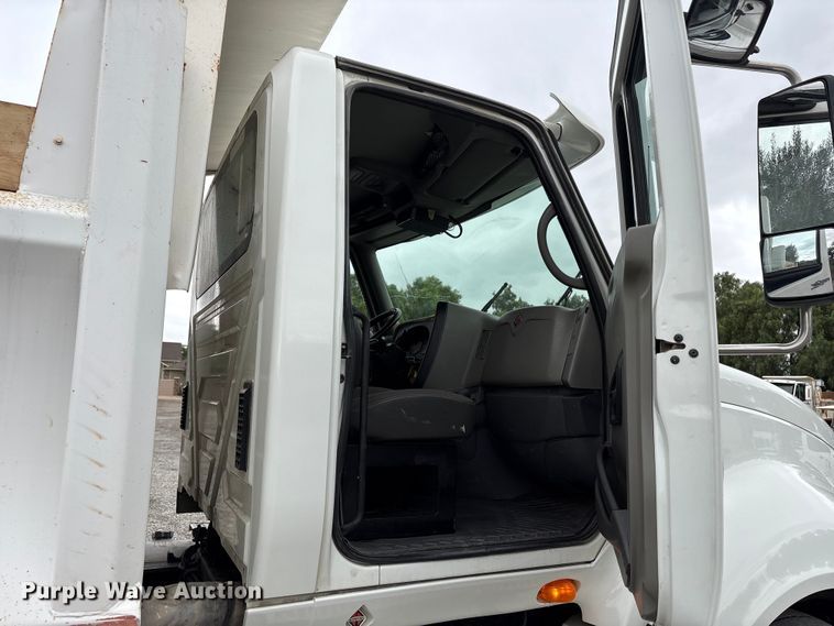 image for item EC8140 2009 International LF627 dump truck