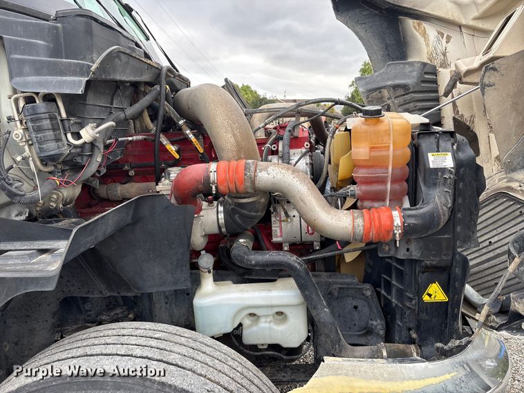 image for item EC8140 2009 International LF627 dump truck