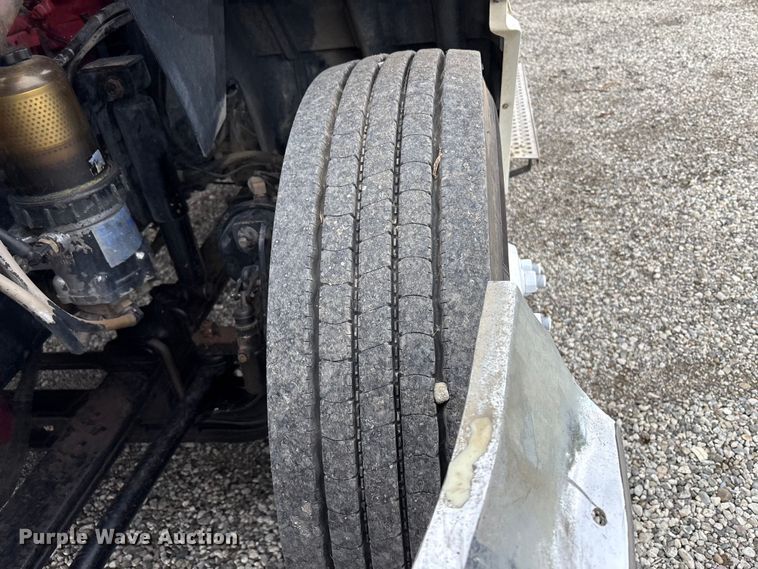 image for item EC8140 2009 International LF627 dump truck